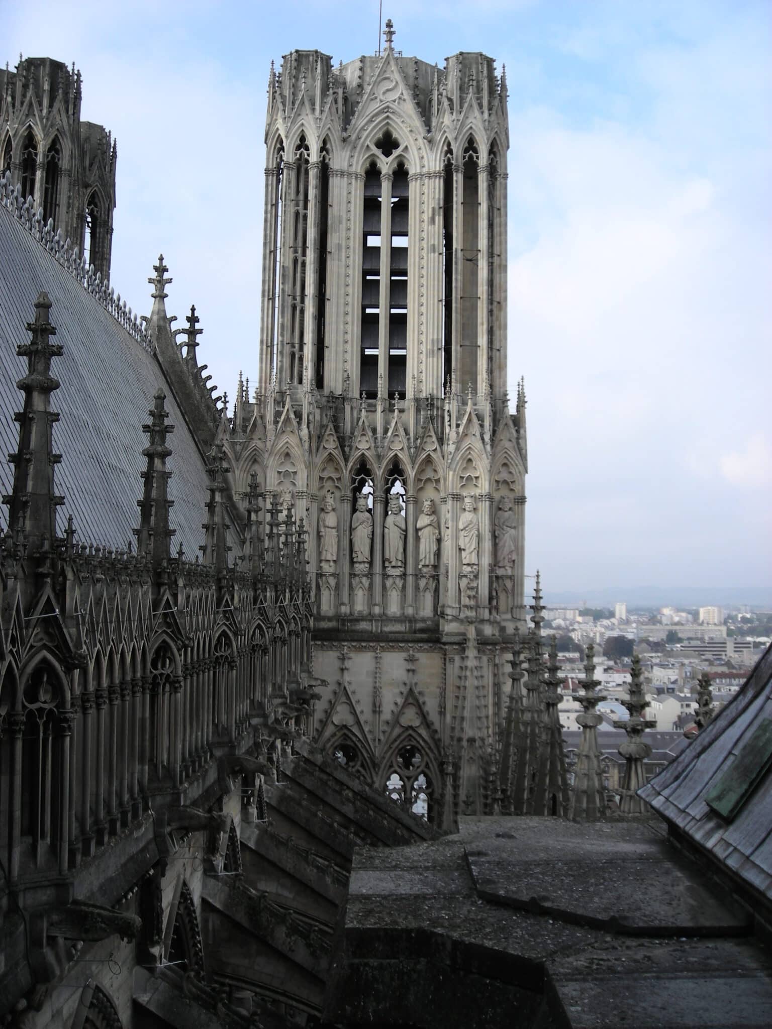 image de la cathédrale de Reims vue panoramique sur Reims